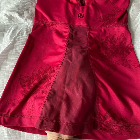 2008/2009 lululemon tank with built in bra - Picture 6 of 6